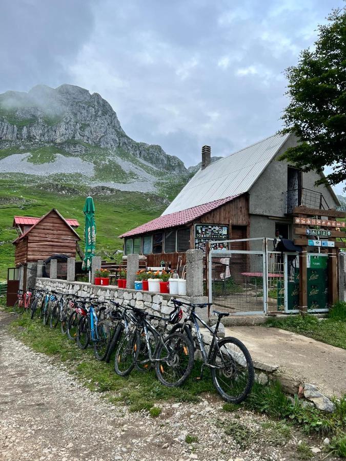Bed and Breakfast Kapetanovo Jezero Bungalov Podgorica Exterior foto